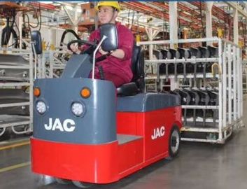 Chiny Przemysłowy elektryczny ciągnik holowniczy o zwartej konstrukcji 3000 kg ładowności dostawca
